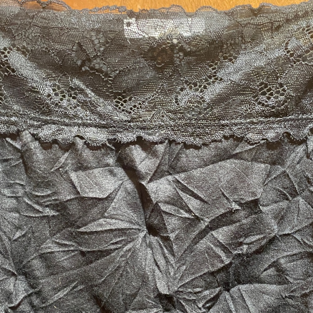 Chic Black Lace 1X Cami Top Dark Romance Coquette - Picture 2 of 4